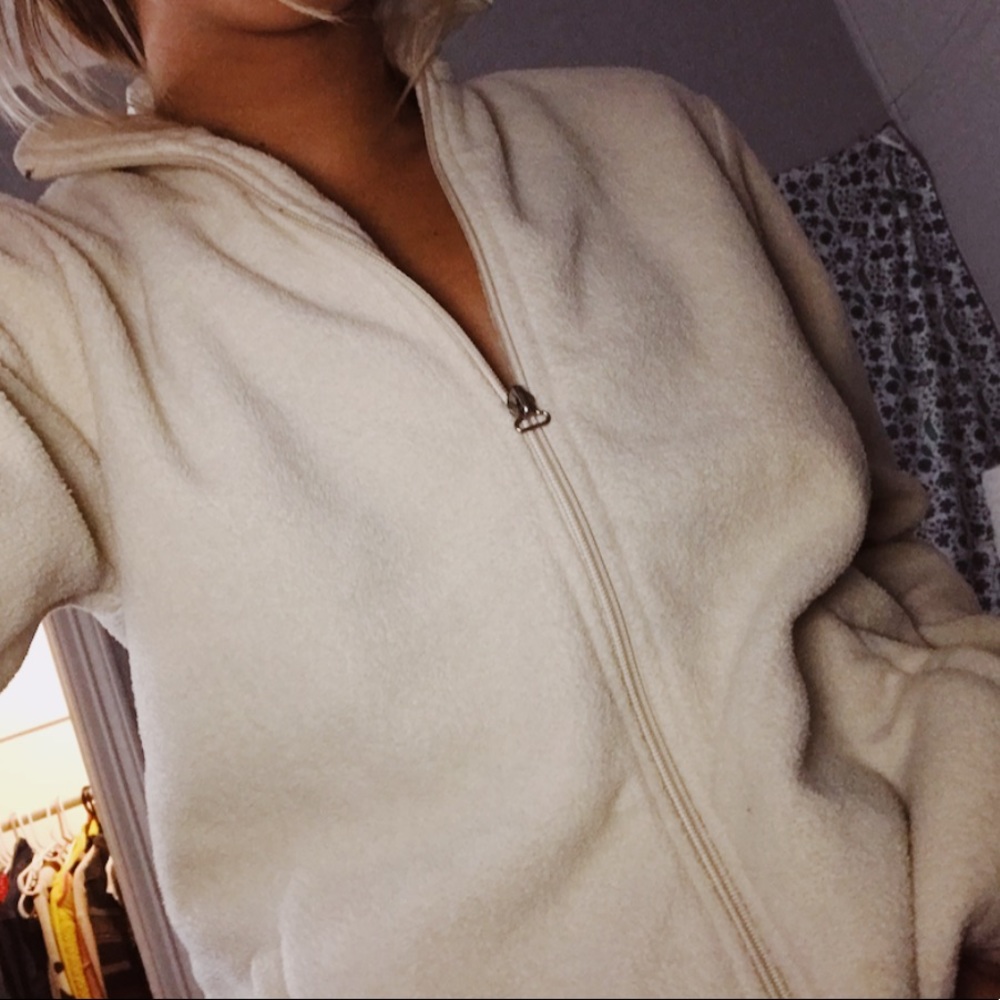 CREAM ZIP UP SWEATSHIRT✨